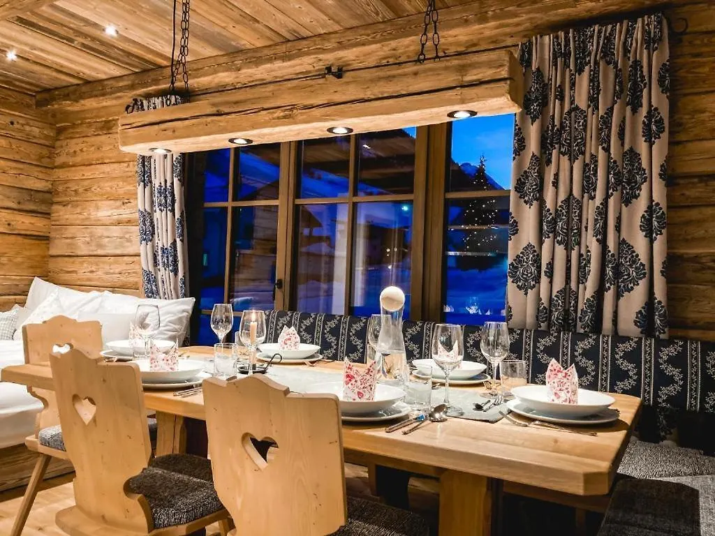 Cupids New Chalets Ischgl Avusturya